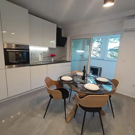 Parkside Oasis * Split